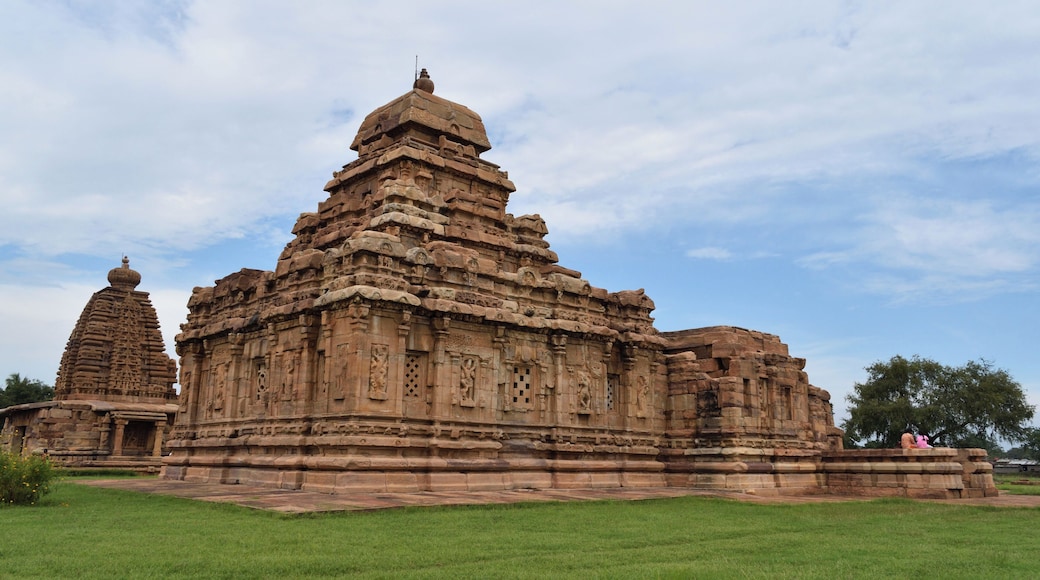The Mallikarjuna temple at Pattadakkal was commissioned to be built by King Vikramaditya's younger wife Trailokamahadevi. It's dedicated to Lord Shiva and has ornate carvings from Ramayana, Mahabharata and other texts on its walls.