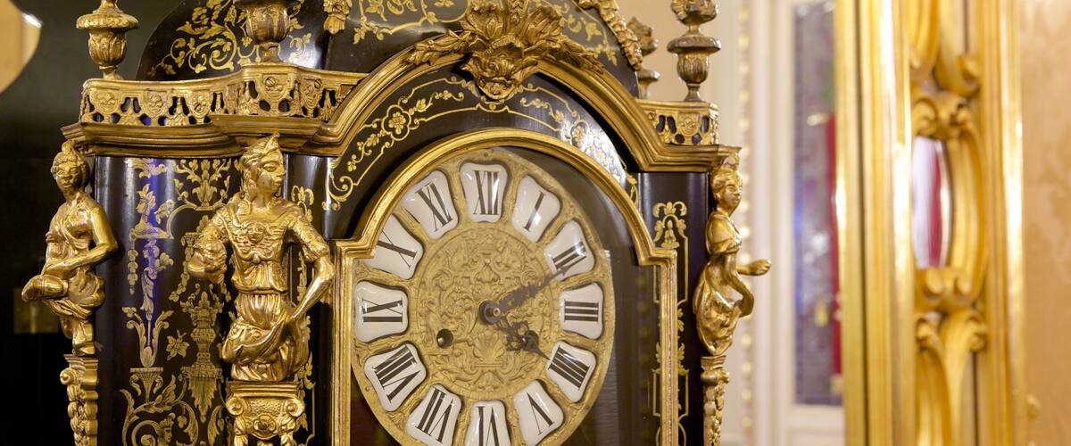 Ducezio Palace featuring interior views and heritage elements