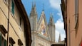 Duomo di Orvieto toont historische architectuur, een kerk of kathedraal en religieuze elementen