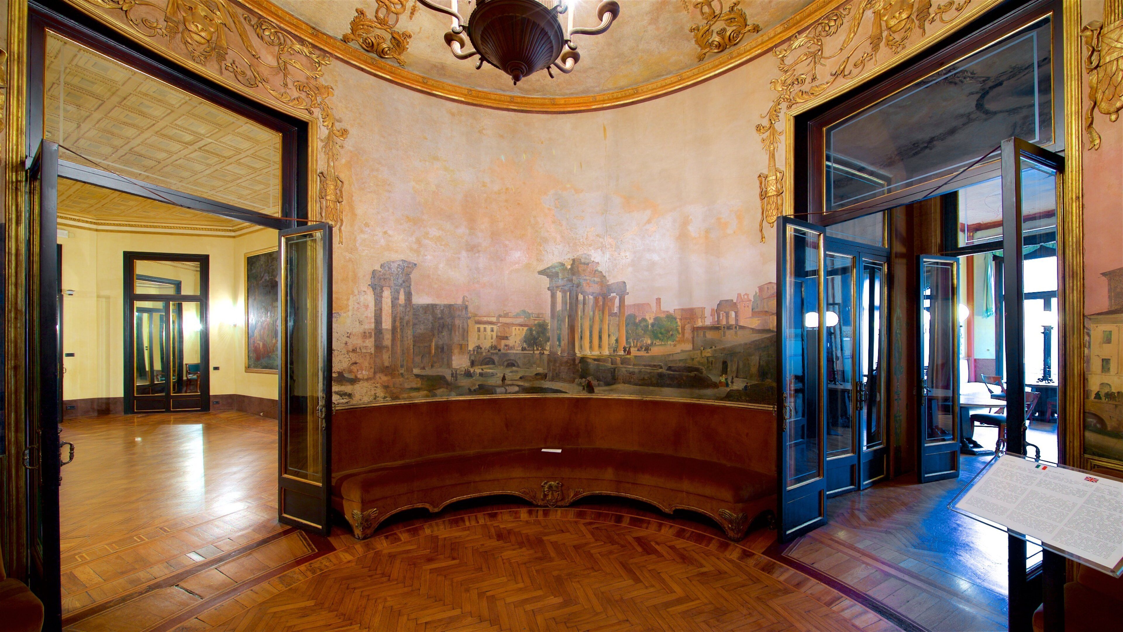 Pedrocchi Cafe og byder på kulturarvsgenstande, kunst og interiør