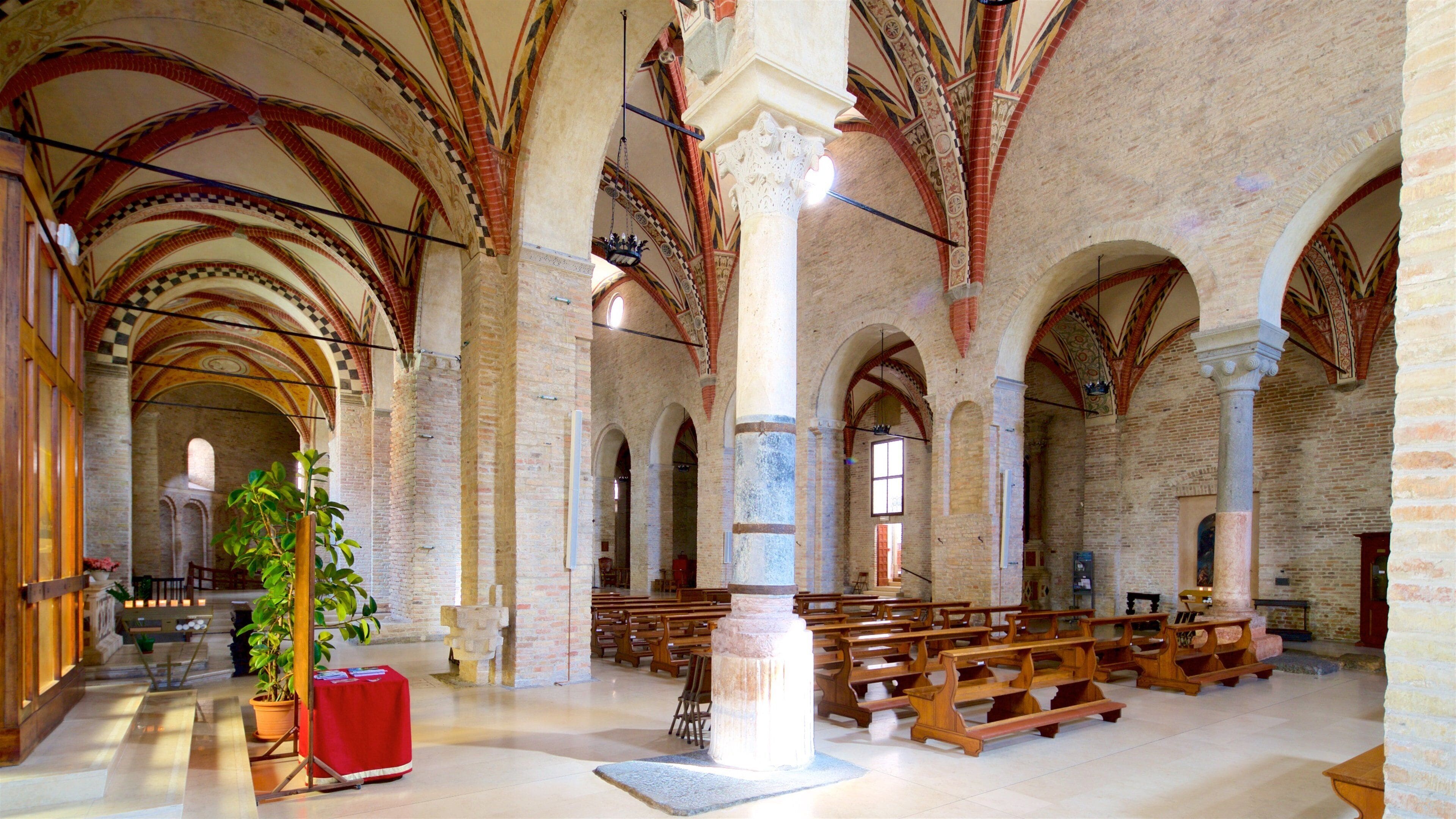 Santa Sofia som viser kirke eller katedral, kulturarv og innendørs