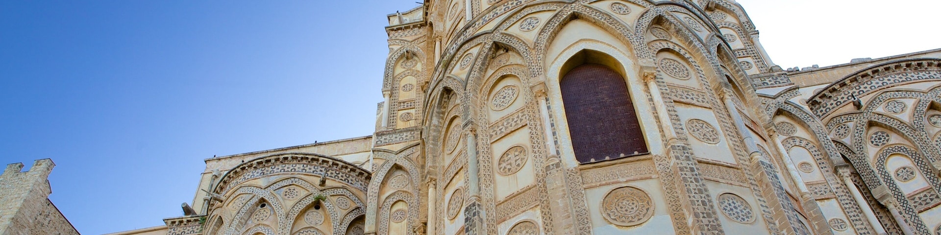 Cattedrale di Monreale que inclui uma igreja ou catedral, arquitetura de patrimônio e elementos religiosos