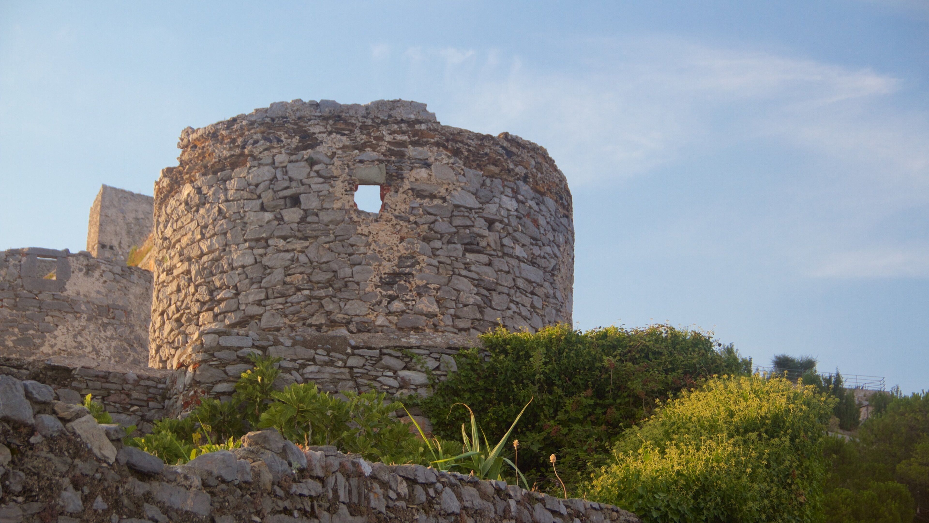 Doria Castle which includes heritage elements, chateau or palace and a ruin