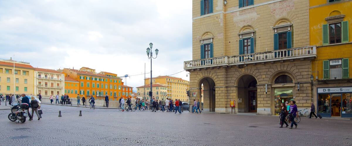Palazzo Pretorio showing a square or plaza, heritage architecture and a city