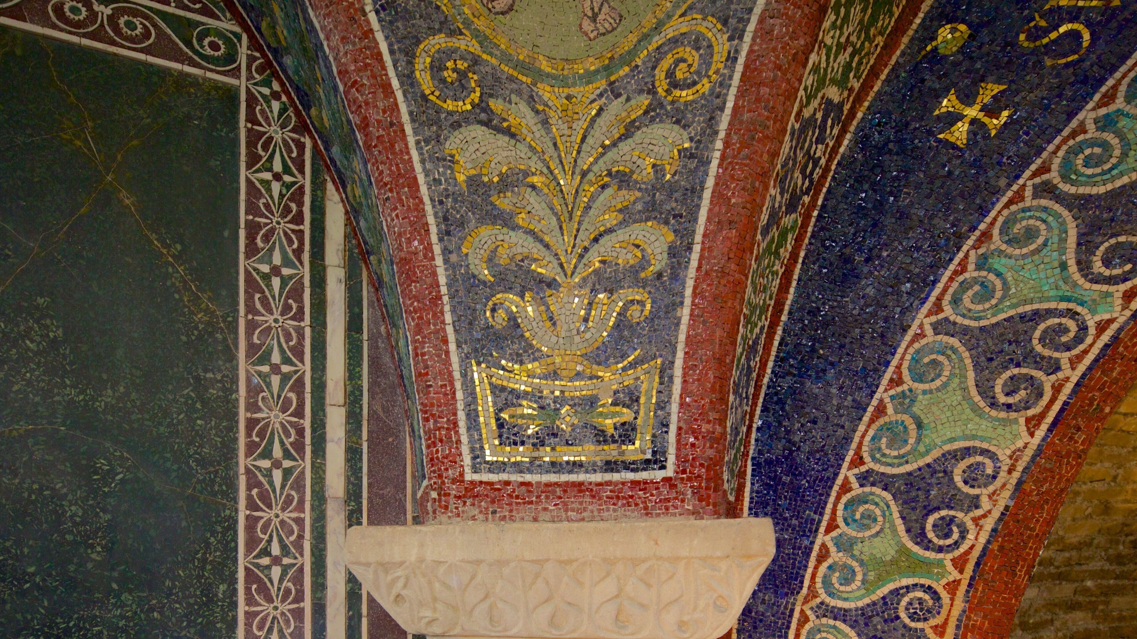 Baptistry of Neon which includes heritage architecture, a church or cathedral and religious aspects