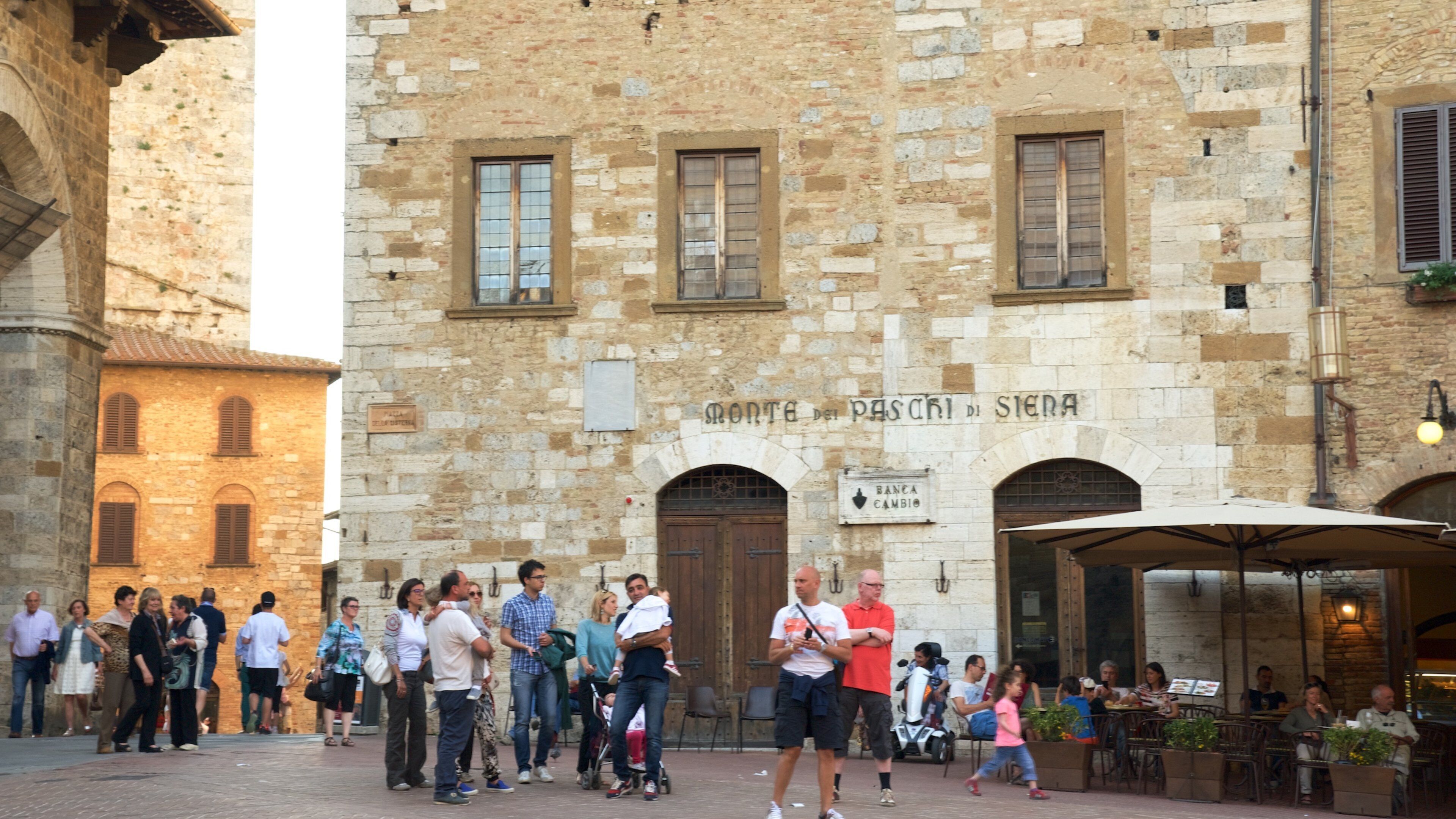 Piazza della Cisterna
