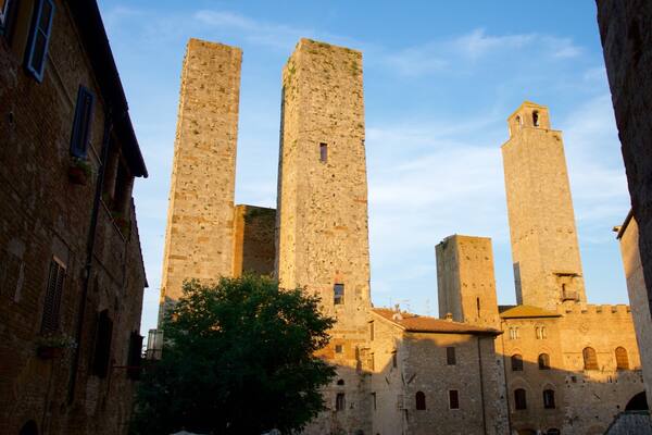 Piazza delle Erbe das einen historische Architektur