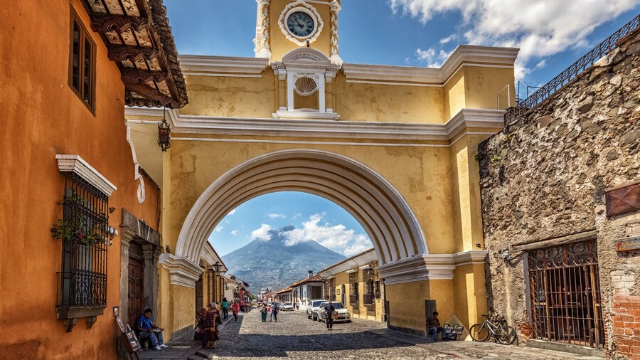 Antigua Guatemala, Arco de Santa Catalina and Volcano Agua