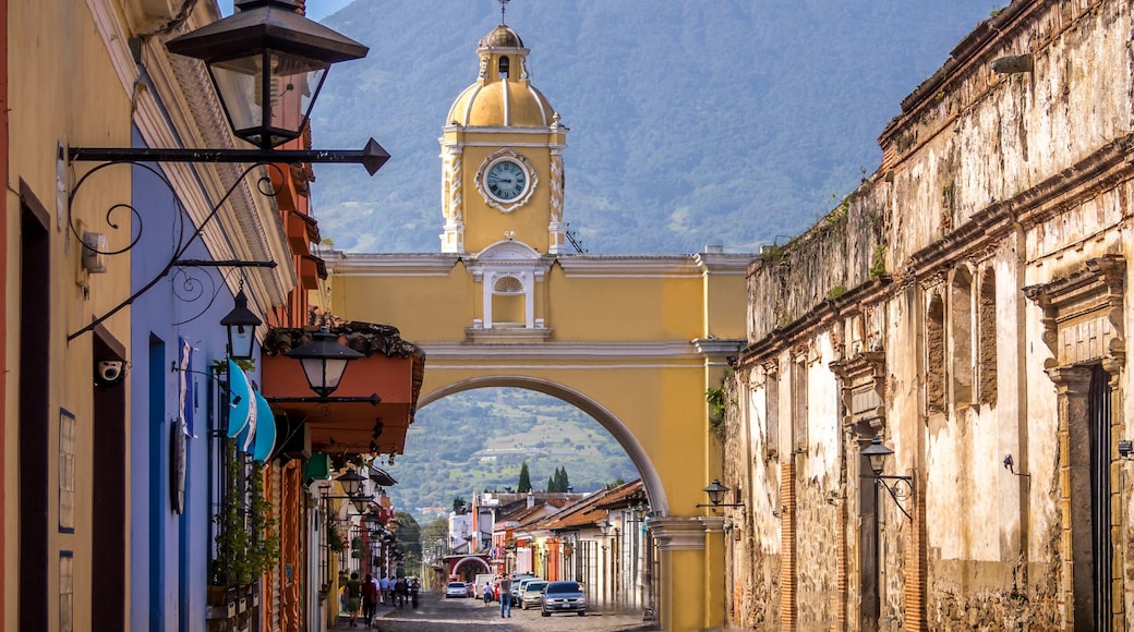 Santa Catalina Arch ans Agua Volcano - Antigua, Guatemala