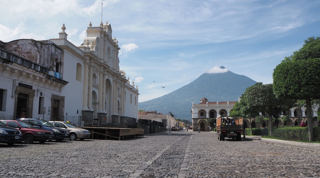 Antigua, Guatemala, volcano
