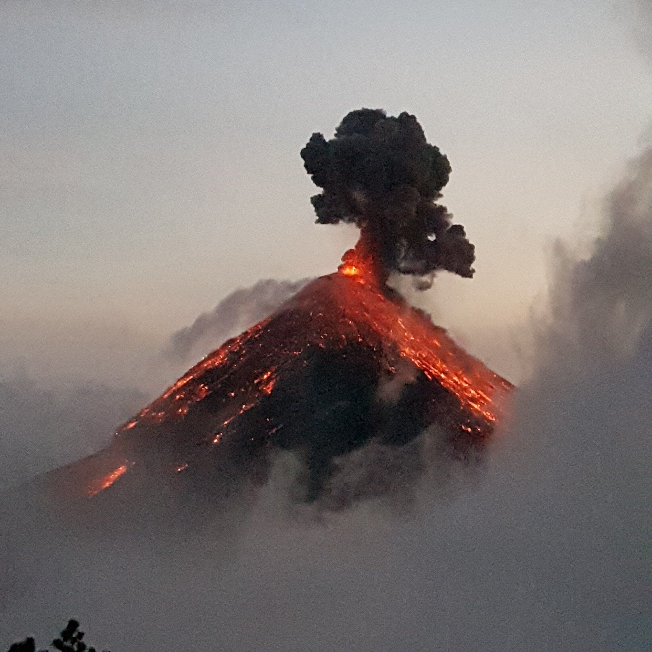 Stunning view of Volcan de Fuego in action from Acatenango Volcano basecamp in Guatemala #aboveitall #guatemala #centralamerica #volcanoes #lifeatexpedia #weloveourmarkets #LATAM