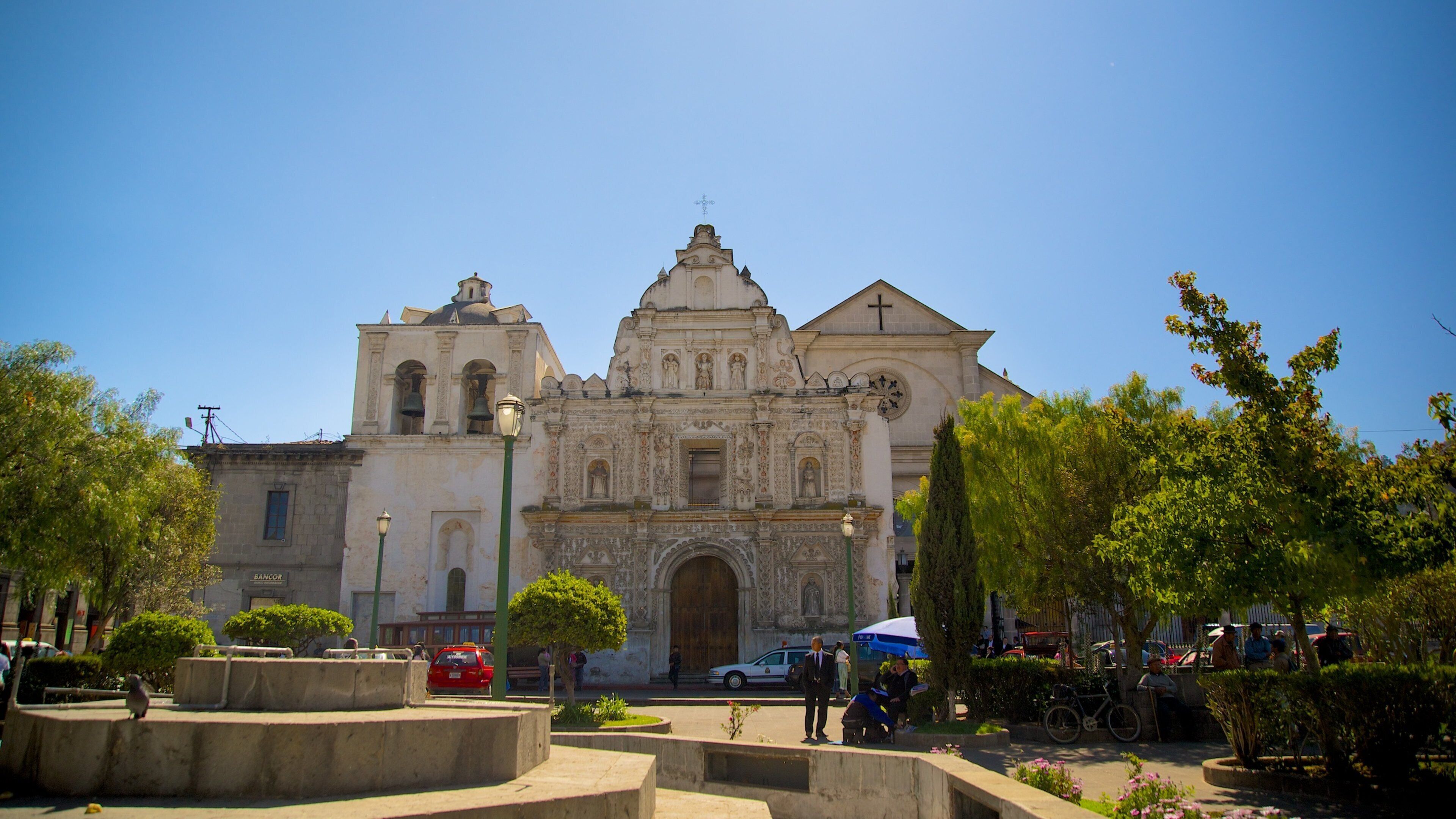 Quetzaltenango Cathedral showing a church or cathedral and a square or plaza
