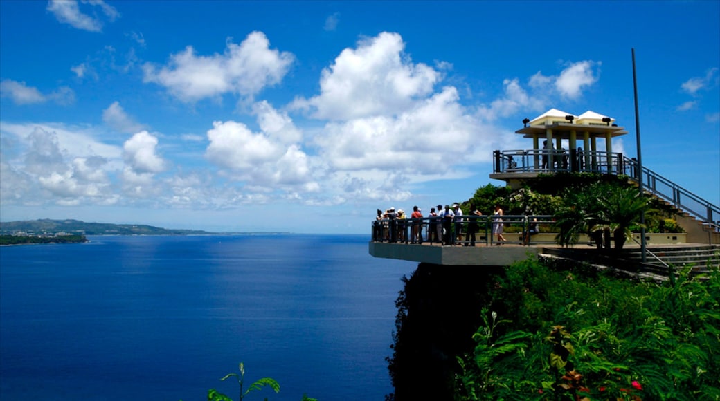 Two Lovers Point featuring views and general coastal views