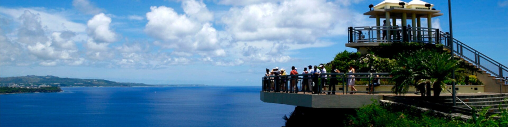 Two Lovers Point featuring views and general coastal views
