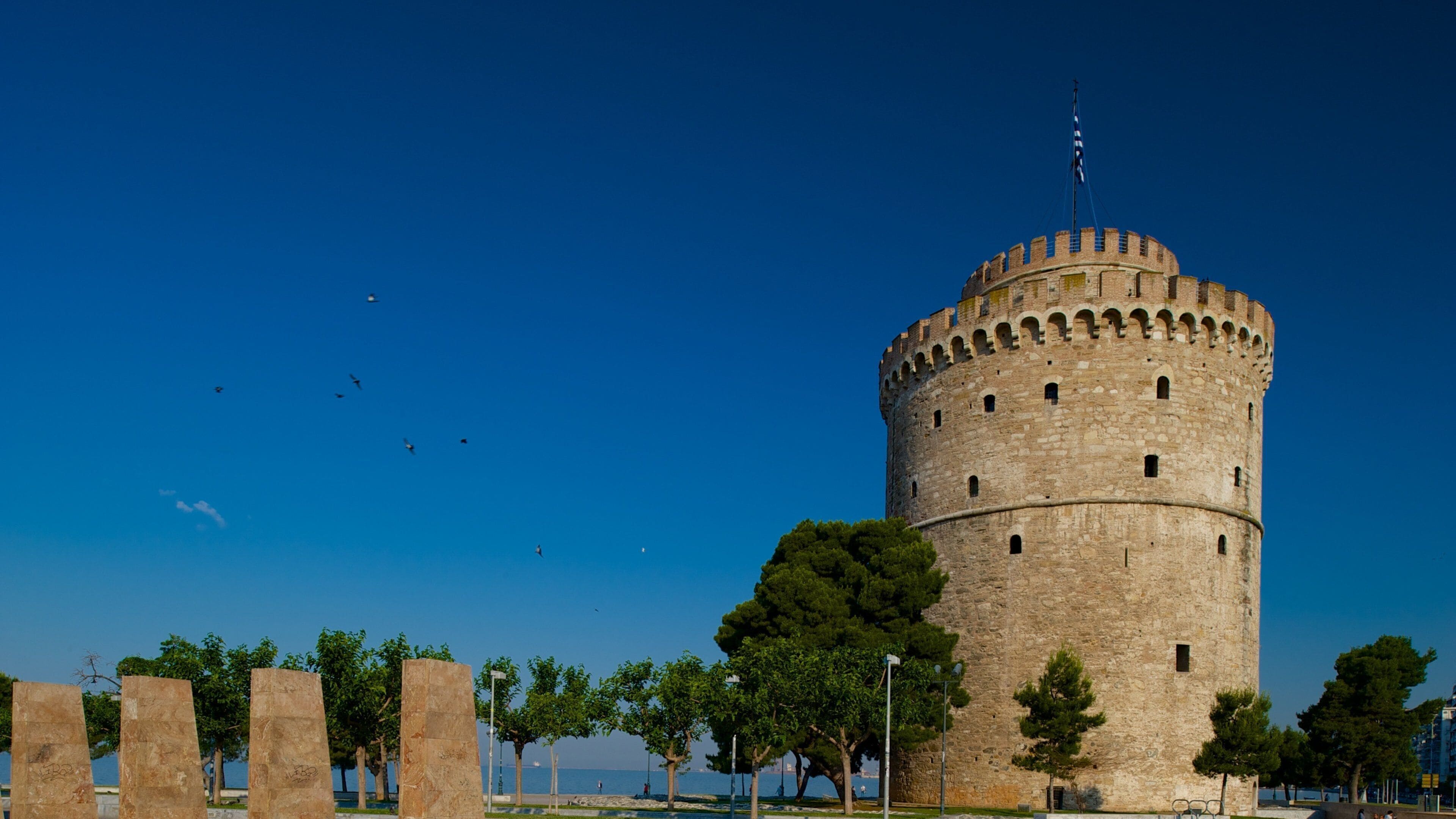 Det hvite tårnet i Thessaloniki fasiliteter samt kulturarv