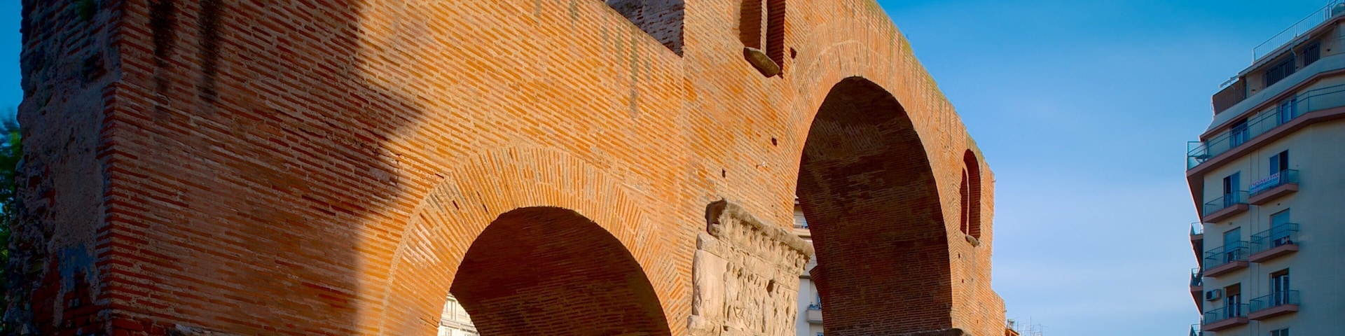 Arco de Galério caracterizando elementos de patrimônio