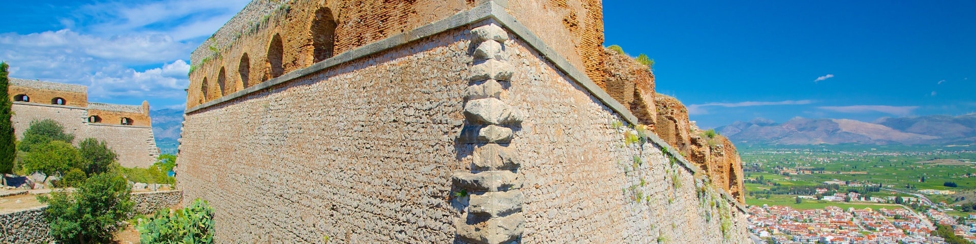 Fortaleza de Palamidi que inclui ruĂnas de edifĂcio