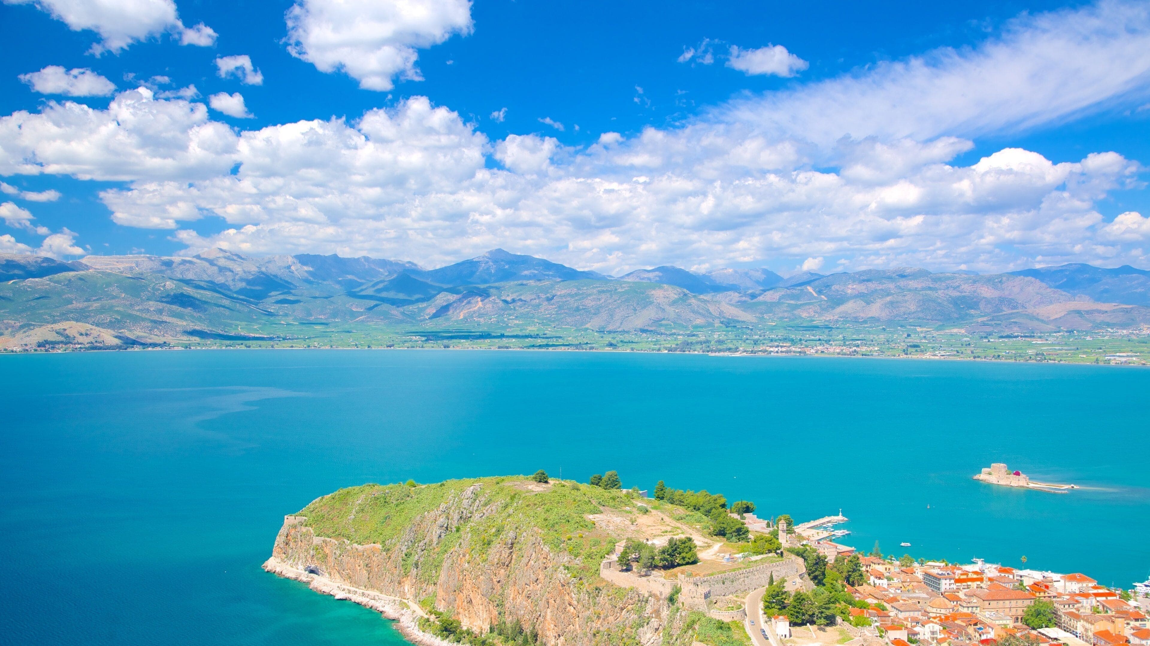 Fortaleza de Palamidi ofreciendo vista general a la costa