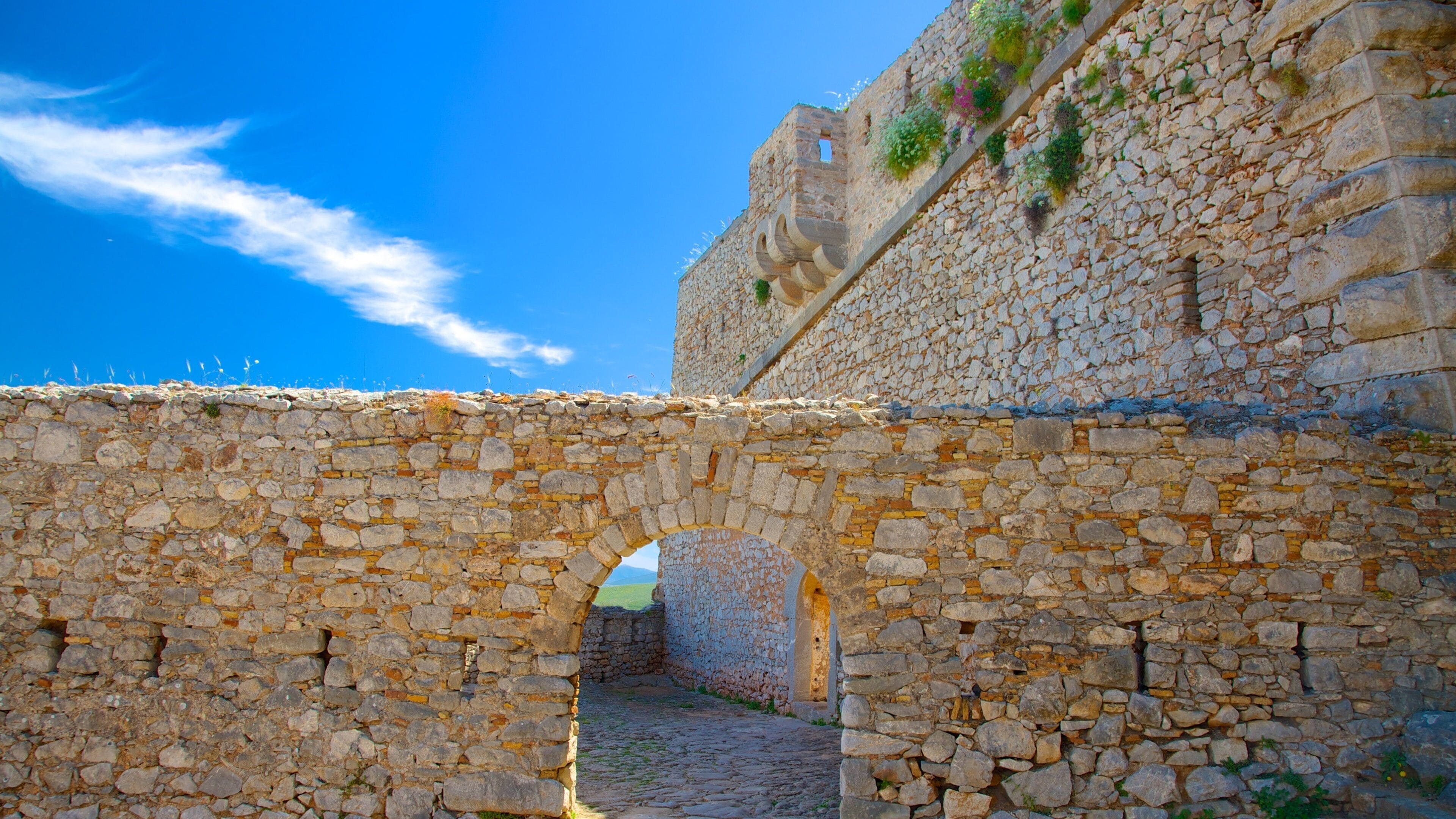 Fortaleza de Palamidi mostrando arquitectura patrimonial y castillo o palacio