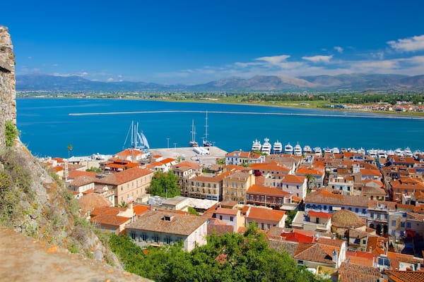 Acronafplia das einen allgemeine Küstenansicht, historische Architektur und Küstenort