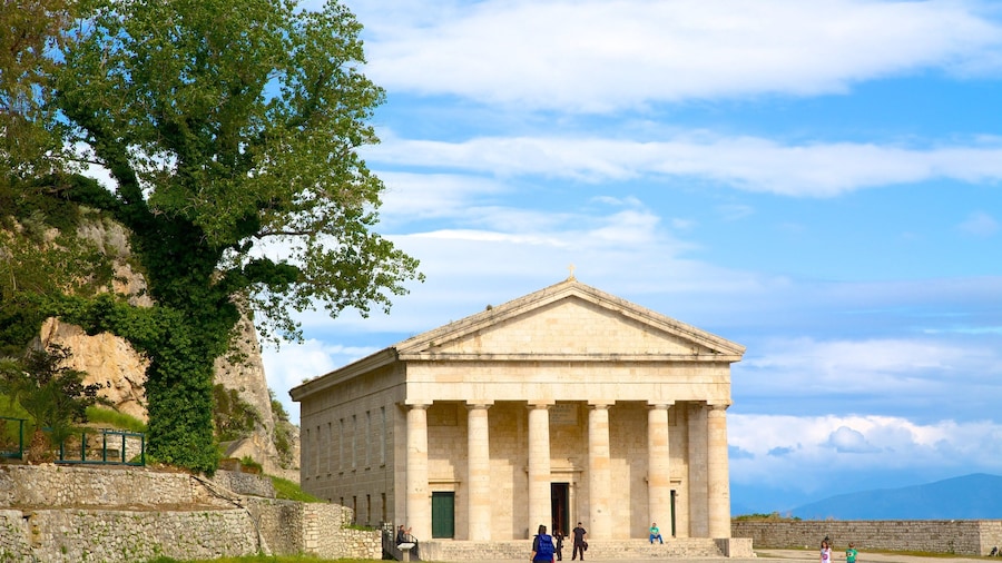 Oude Fort toont historische architectuur