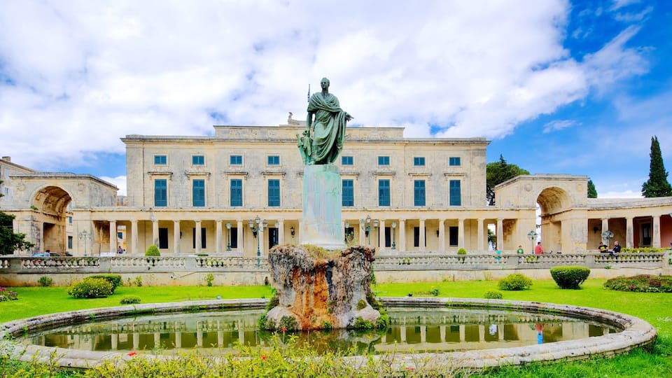 Museo di Arte Asiatica che include statua o scultura