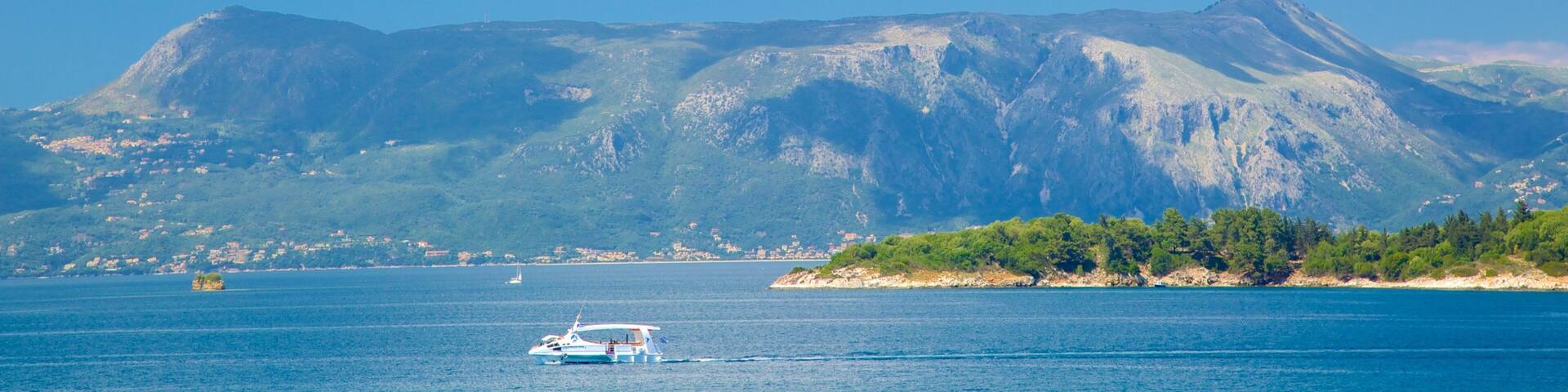 Mont Pantokrator mettant en vedette navigation, vues littorales et montagnes