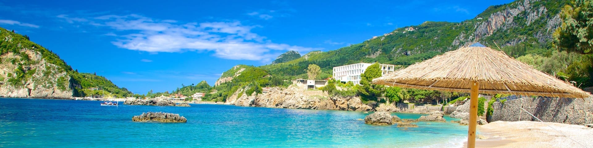Playa de Paleokastritsa mostrando una playa de guijarros