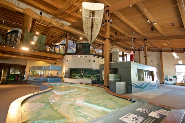 National Mississippi River Museum and Aquarium which includes interior views