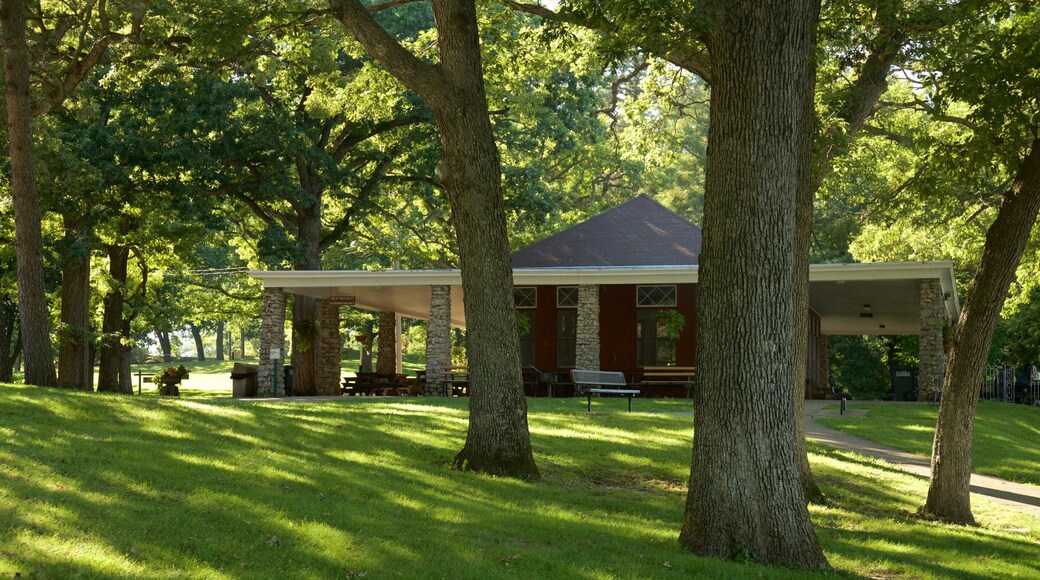 Eagle Point Park som inkluderer hus og park