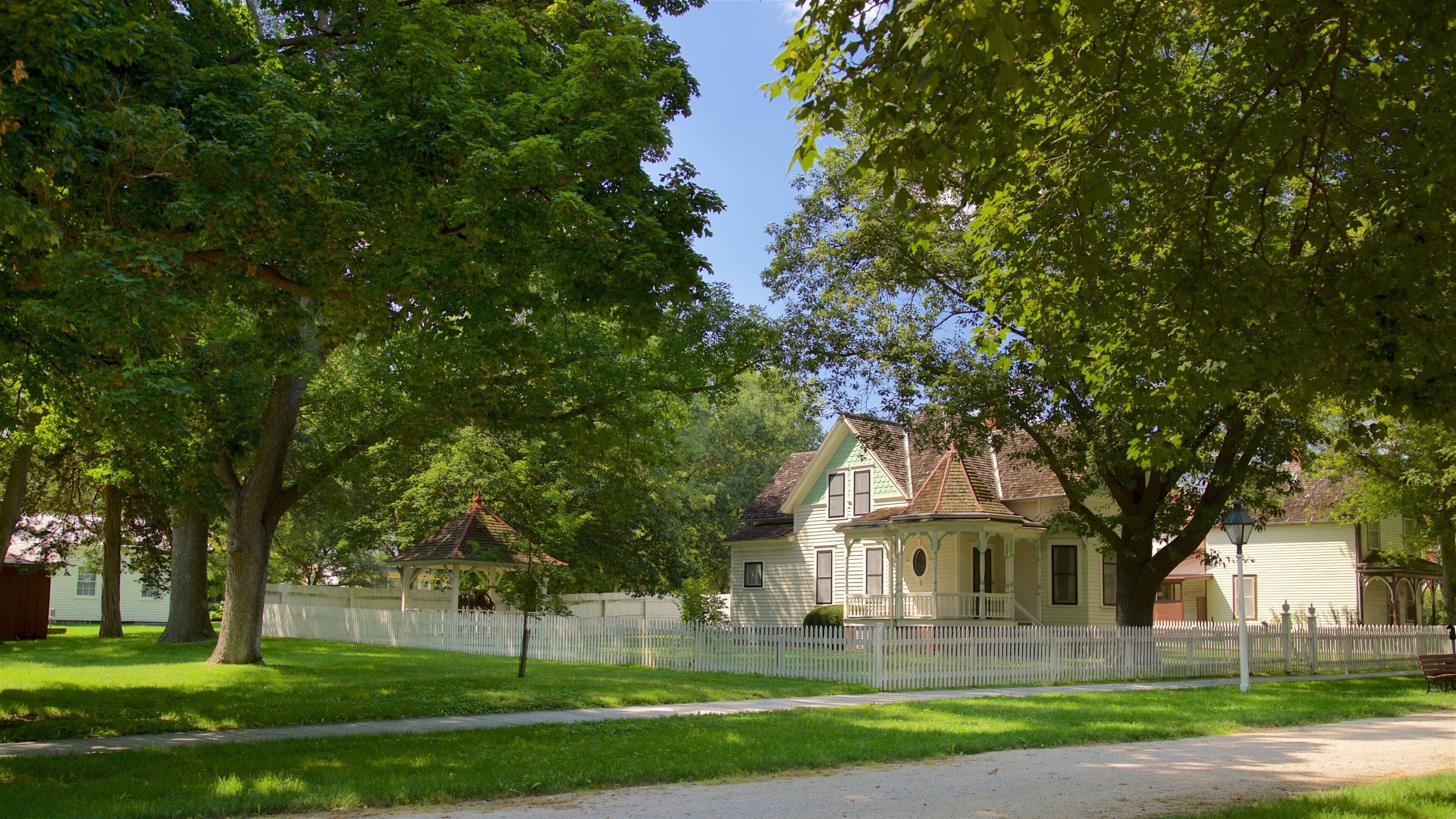Herbert Hoover National Historic Site mit einem Garten und Haus
