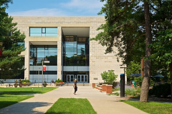 Iowa State University og byder på en park og moderne arkitektur