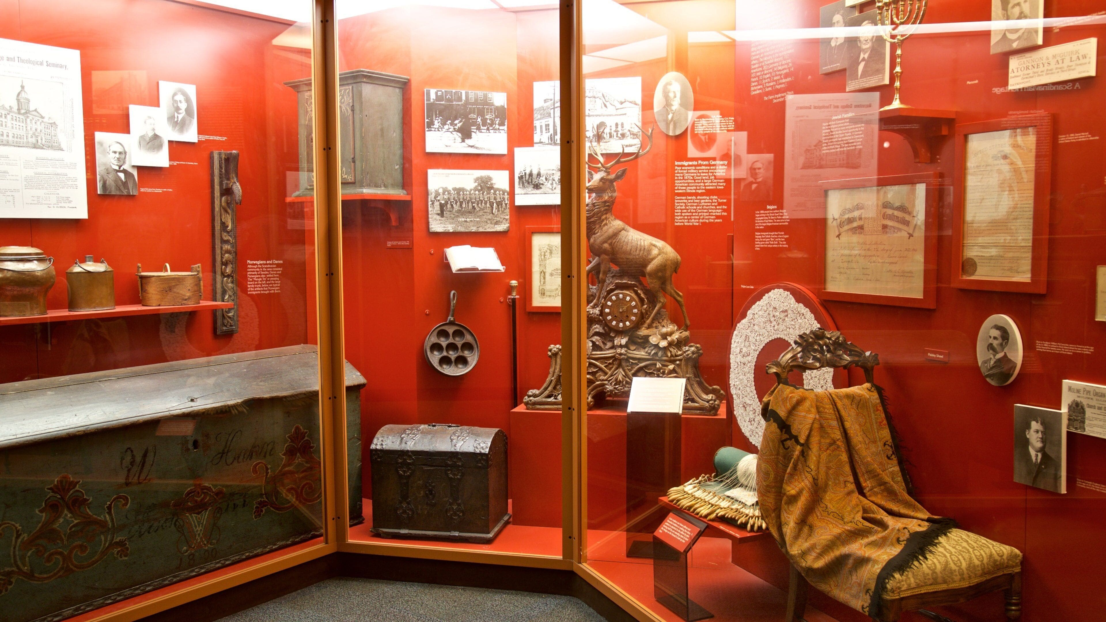 Putnam Museum showing interior views