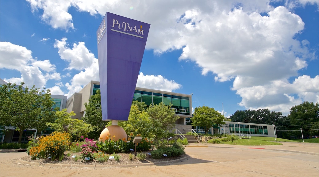 Putnam Museum which includes signage and a garden