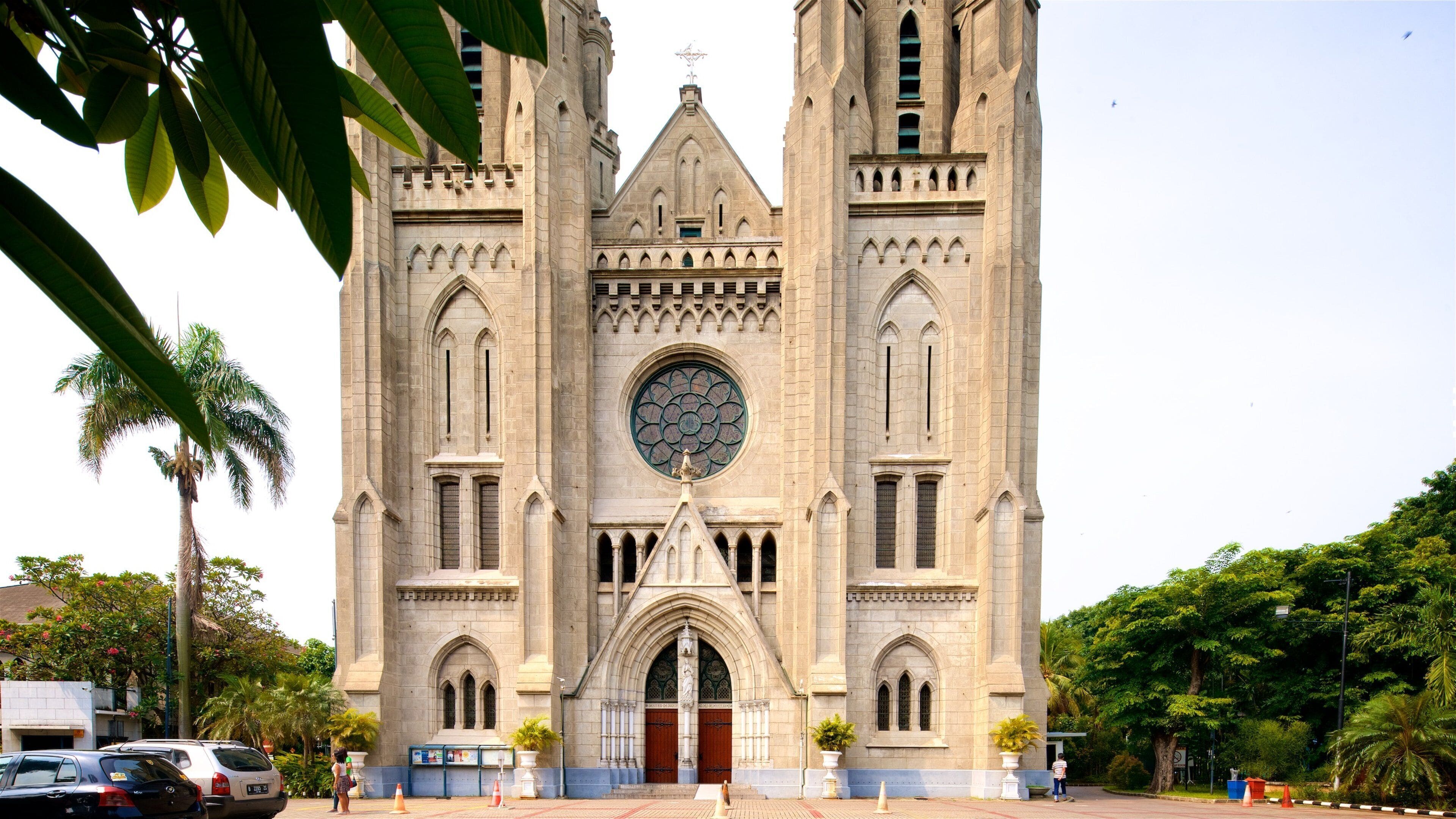 Jakarta Cathedral showing heritage architecture and a church or cathedral