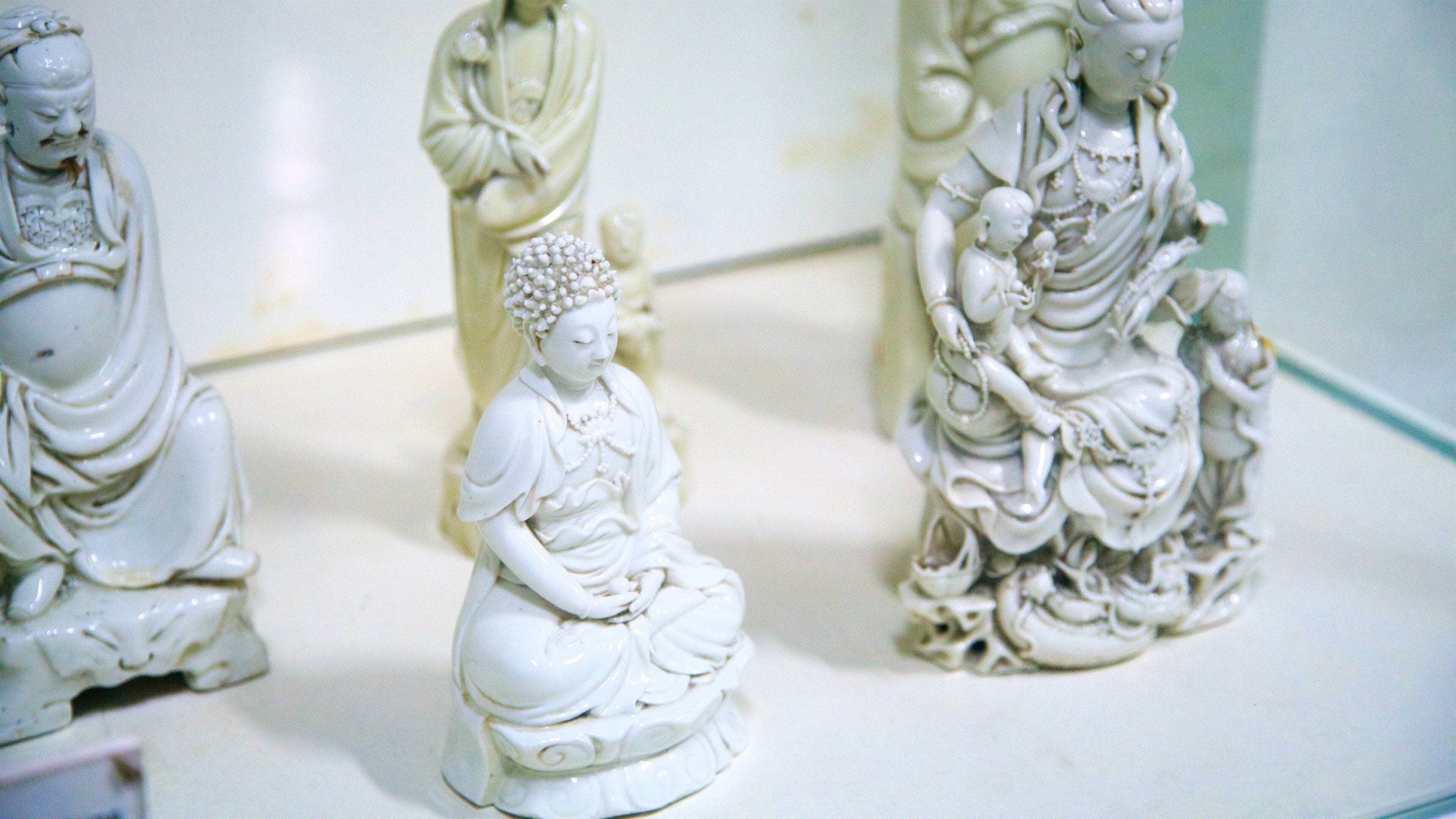 Museum of Fine Arts and Ceramics showing heritage elements and interior views