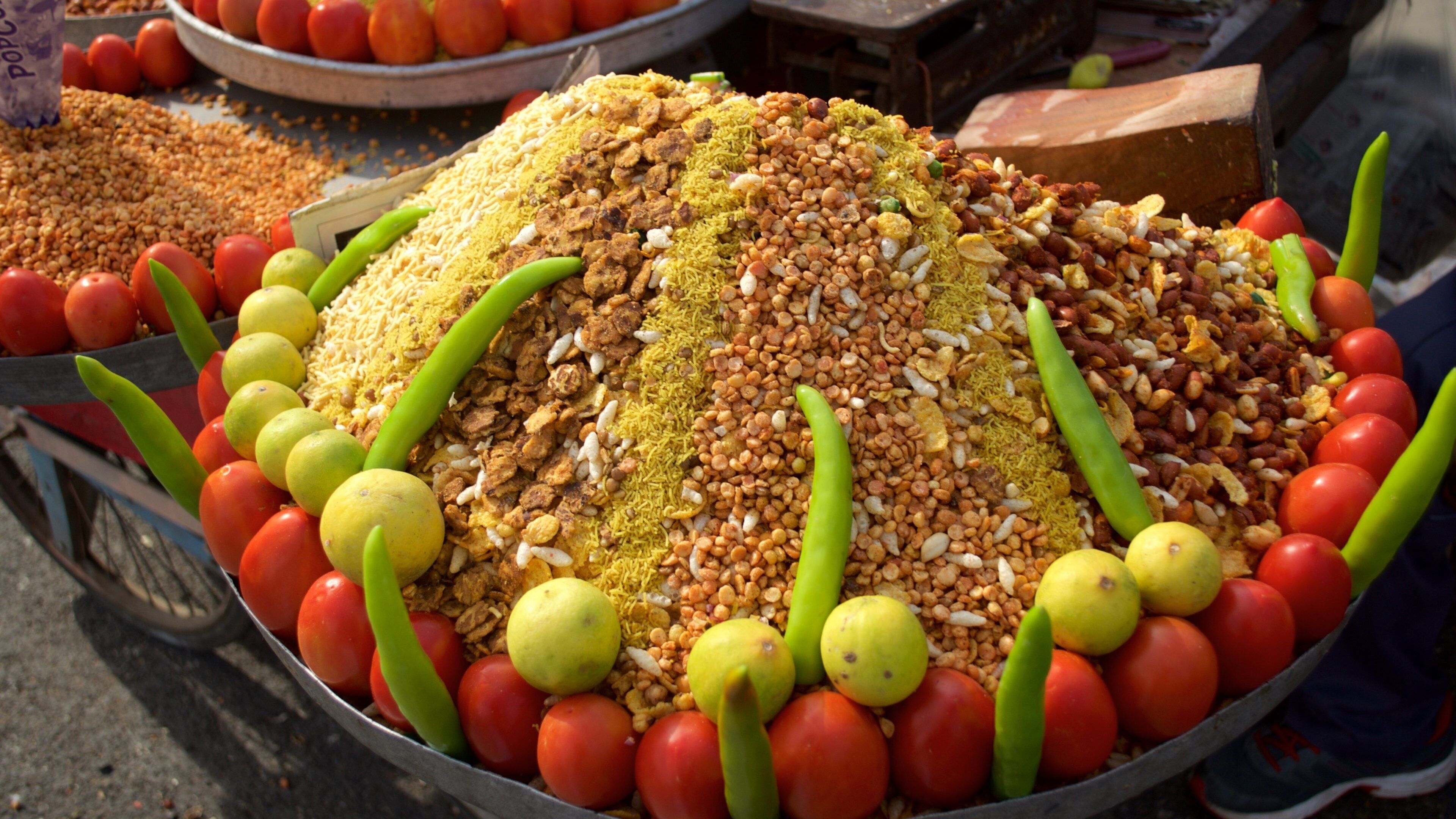 Central Museum showing markets and food