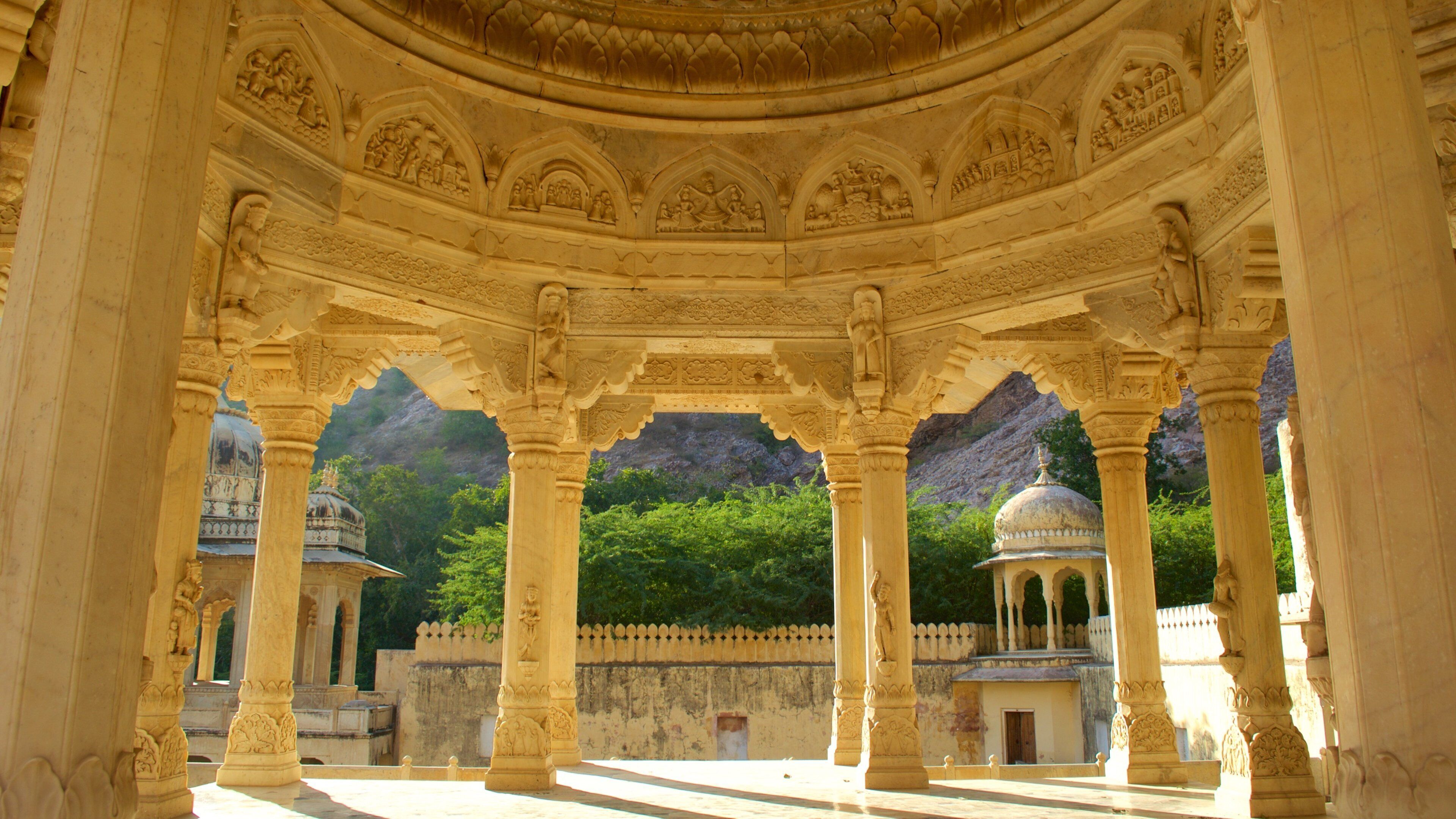 蓋特 呈现出 城堡