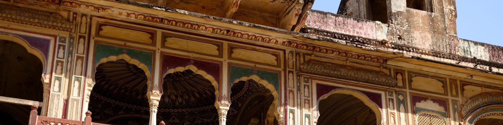 Galta-Monkey Palace featuring heritage architecture and chateau or palace