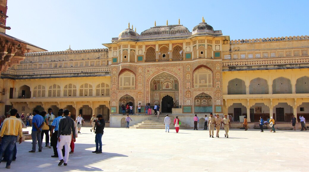 Amber Fort showing a square or plaza, a city and heritage architecture