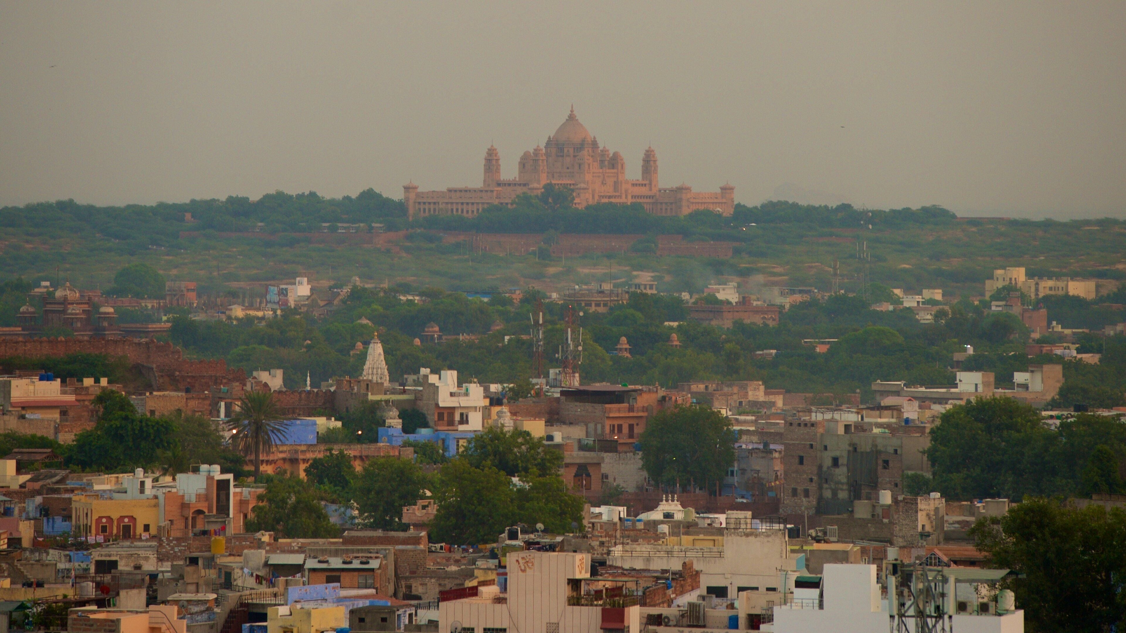 Palais d\'Umaid Bhawan mettant en vedette ville