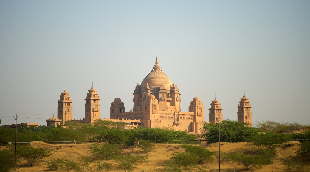 Umaid Bhawan Palace showing heritage architecture, a castle and heritage elements