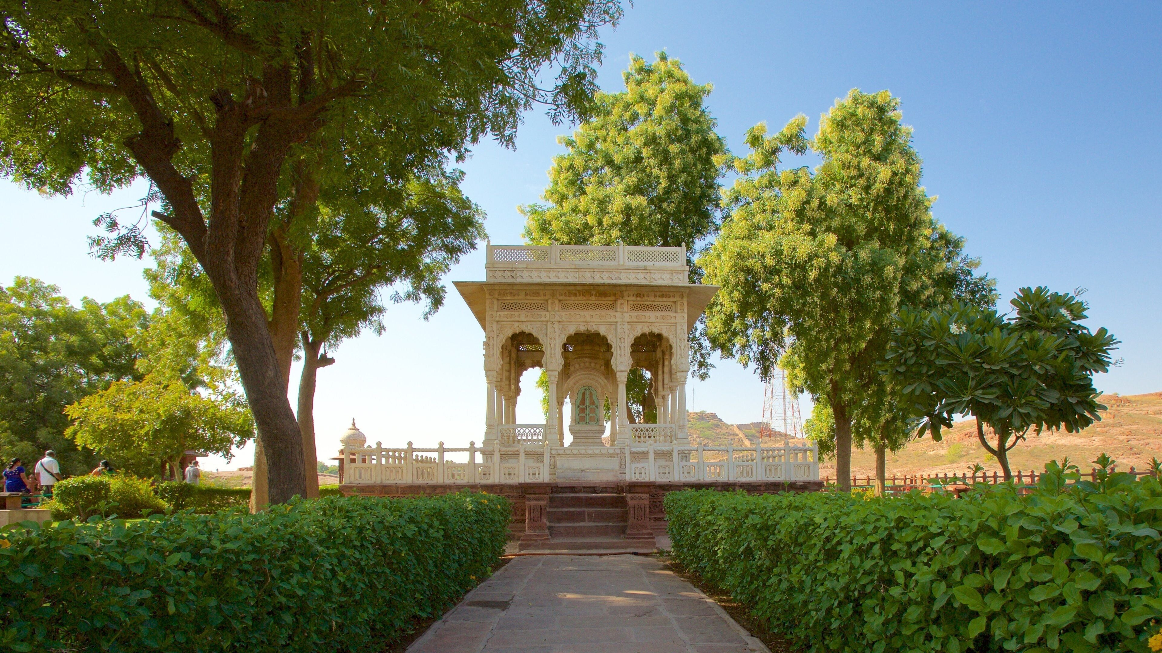Jaswant Thada featuring a garden, heritage architecture and heritage elements