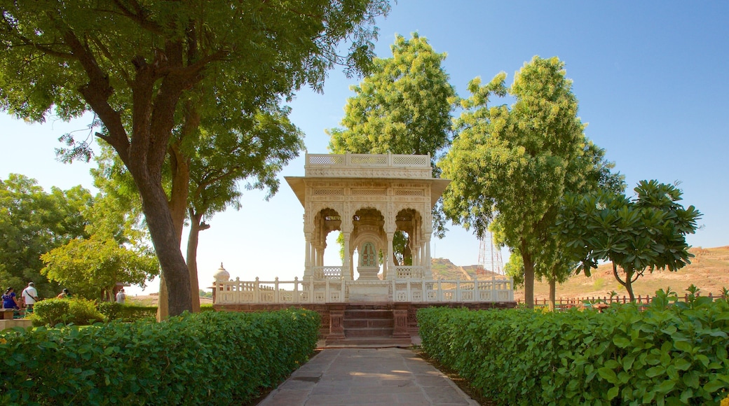 Jaswant Thada featuring a garden, heritage architecture and heritage elements