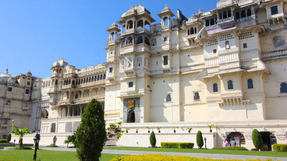 City Palace showing château or palace and heritage architecture