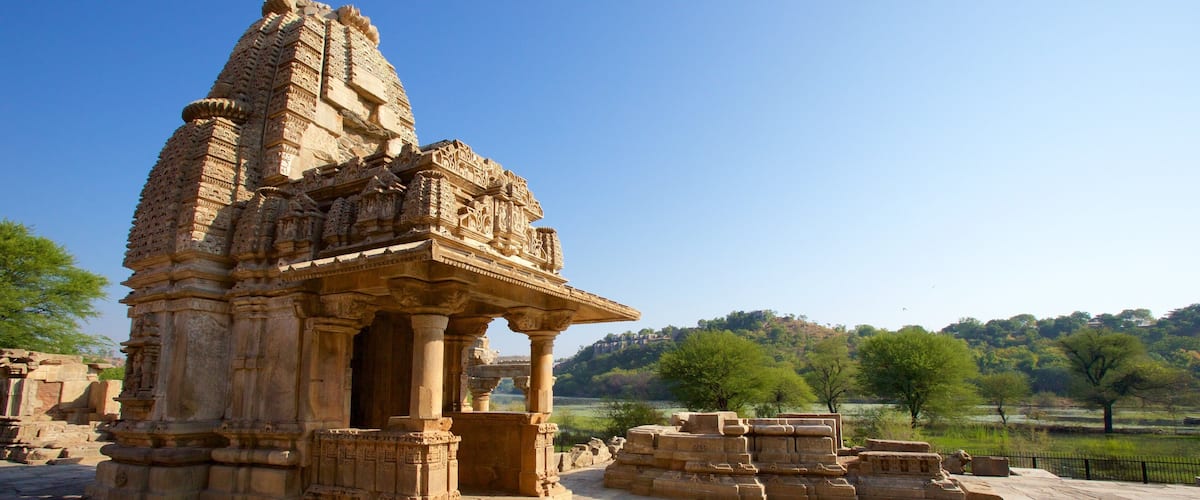 Nagda featuring heritage elements, a temple or place of worship and heritage architecture