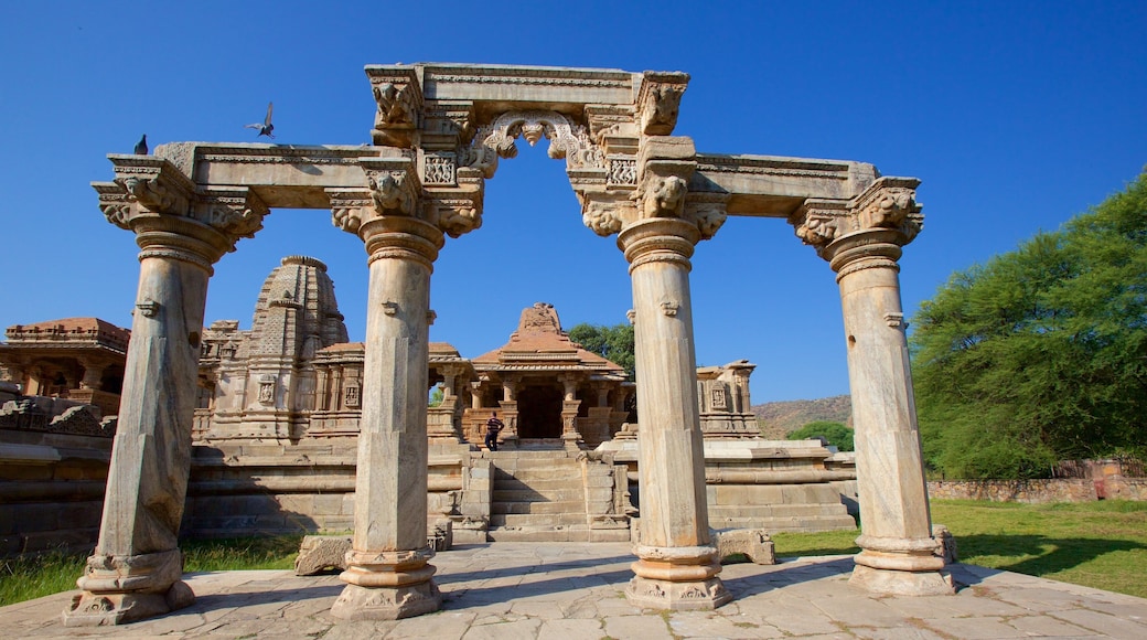 Nagda featuring heritage elements, heritage architecture and a temple or place of worship