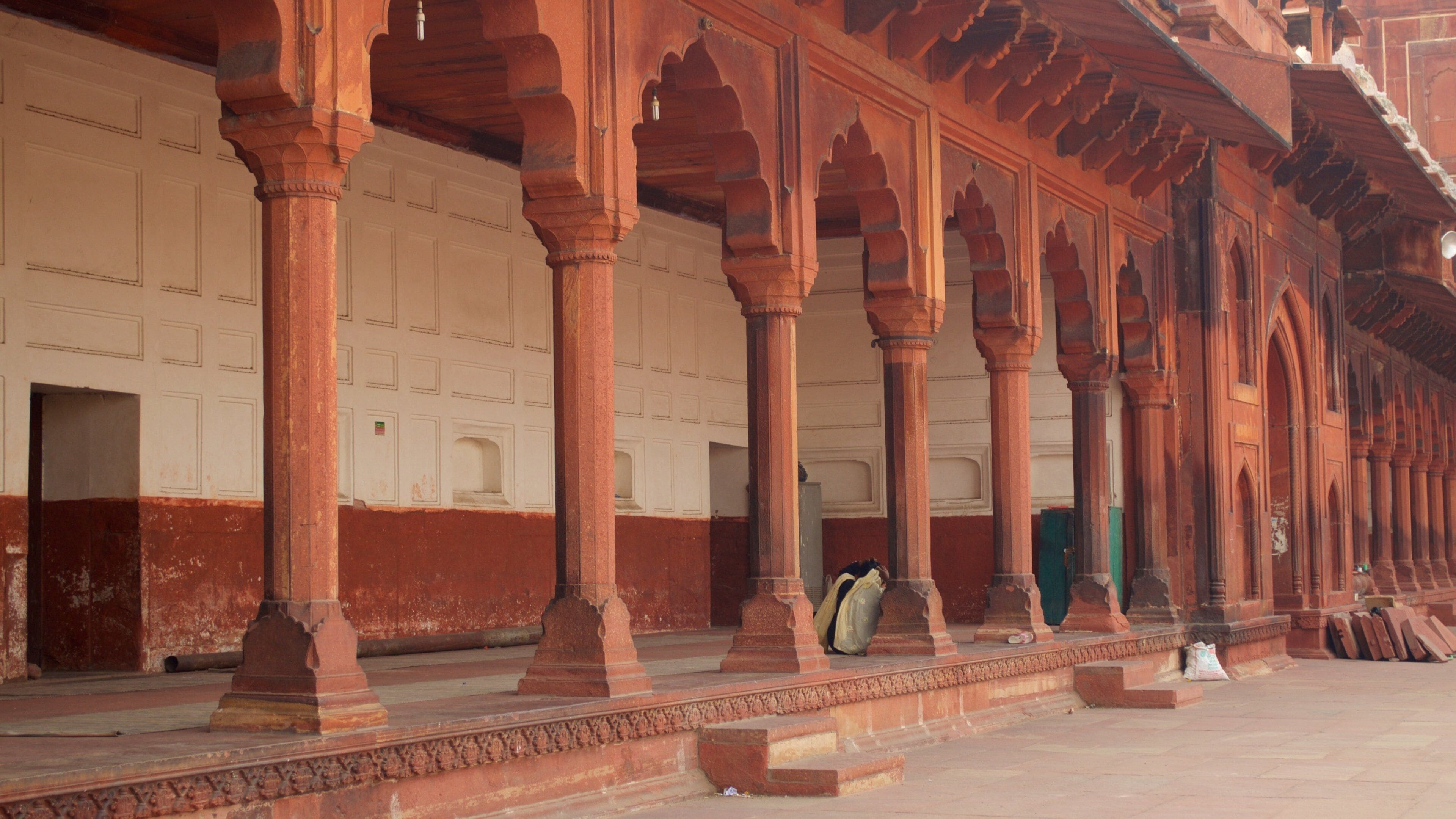 Jami Masjid , Agra, India que incluye un mezquita