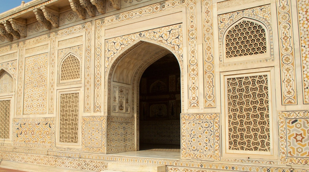 Itmad-ud-Daulah\'s Tomb featuring heritage elements