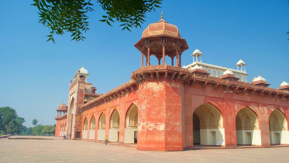 Sikandra showing a mosque